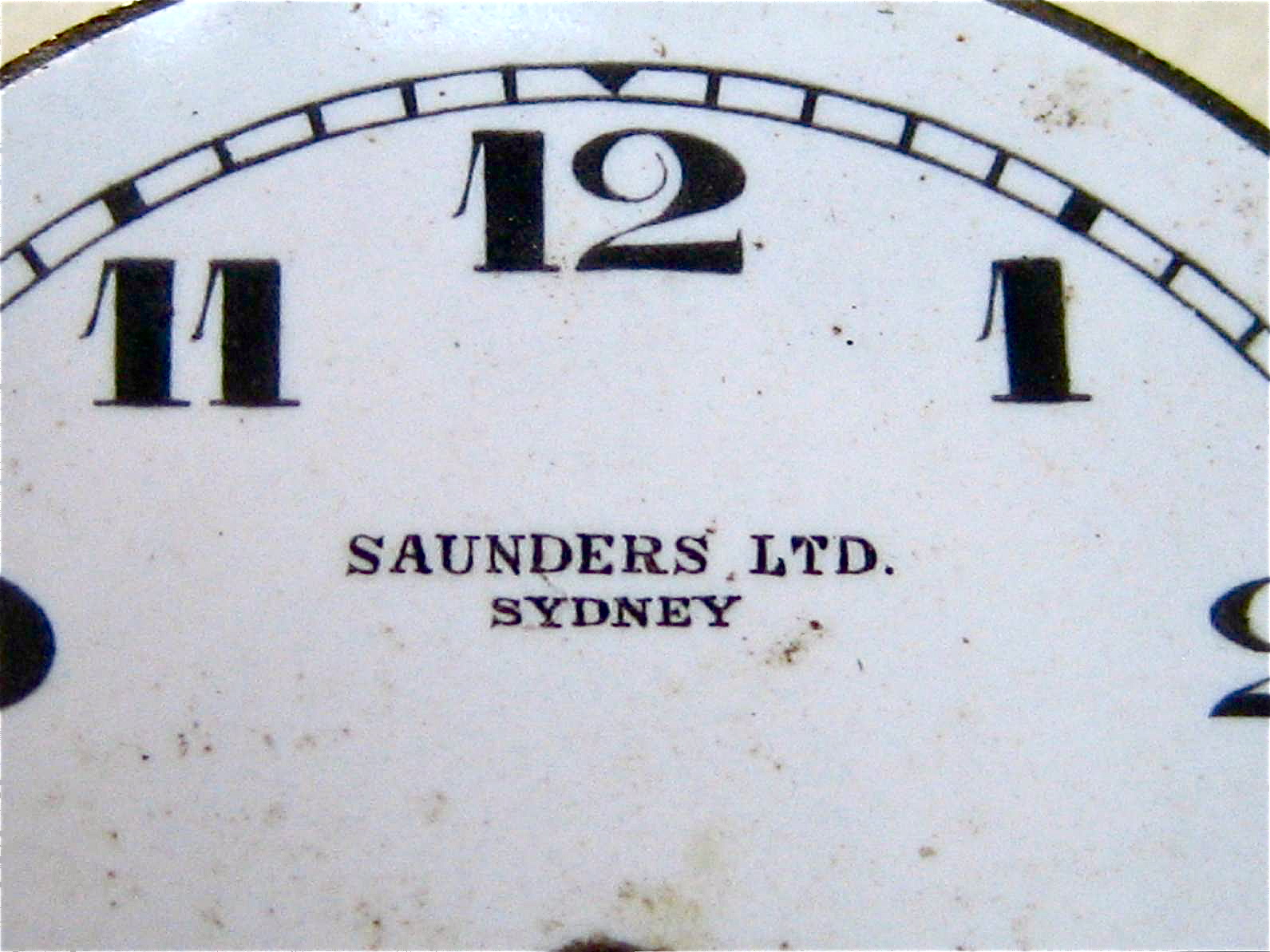 nouvelles couleurs A. Saunders Saunders Ltd.